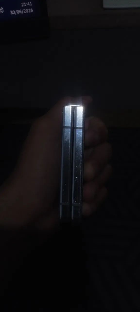  Samsung Galaxy Z Flip 5 - Defeito na tela Frontal - Foto 3