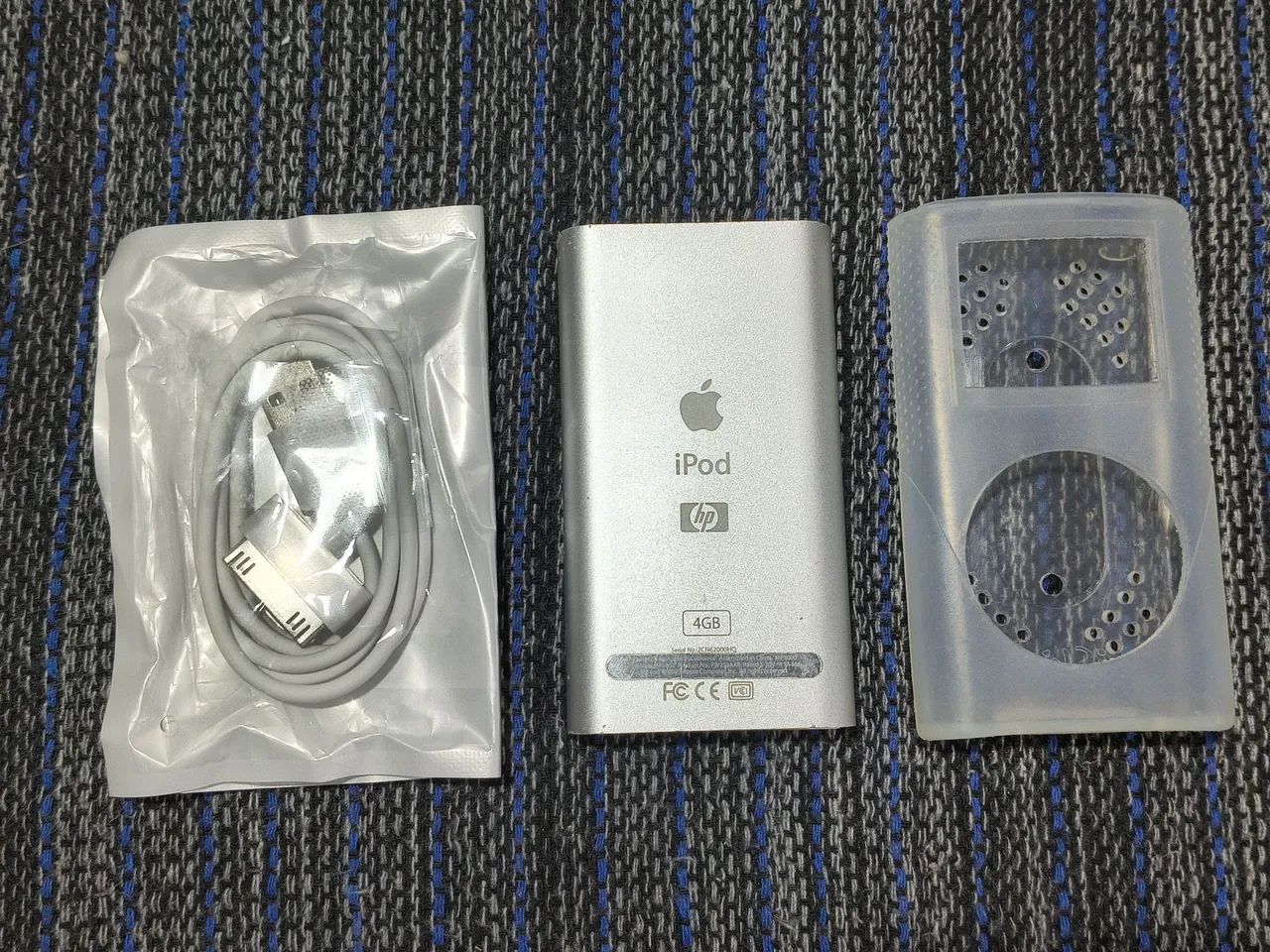 iPod Mini 2ª geração edição HP - 64gb - bateria nova +capa +cabo  - Foto 2