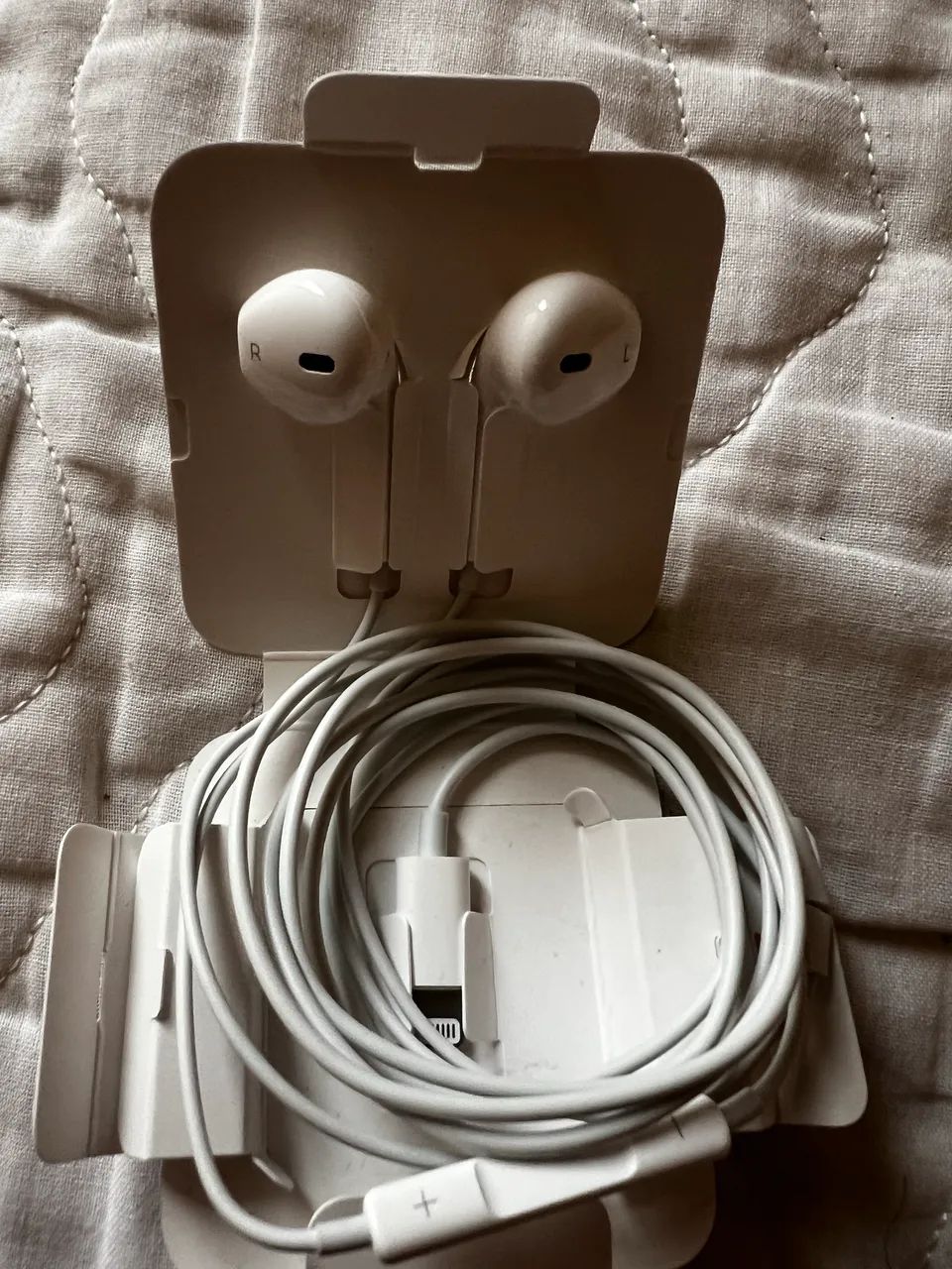 Fone Apple EarPods original - nunca usado 