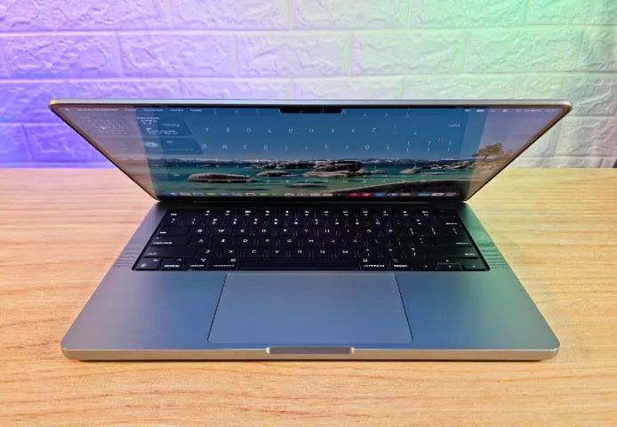 【美品】MacBook Pro 14インチ M3 16GB 512GB MacBook Pro M3 14 pol, 512GB, Excelente Estado - Notebooks - Vila