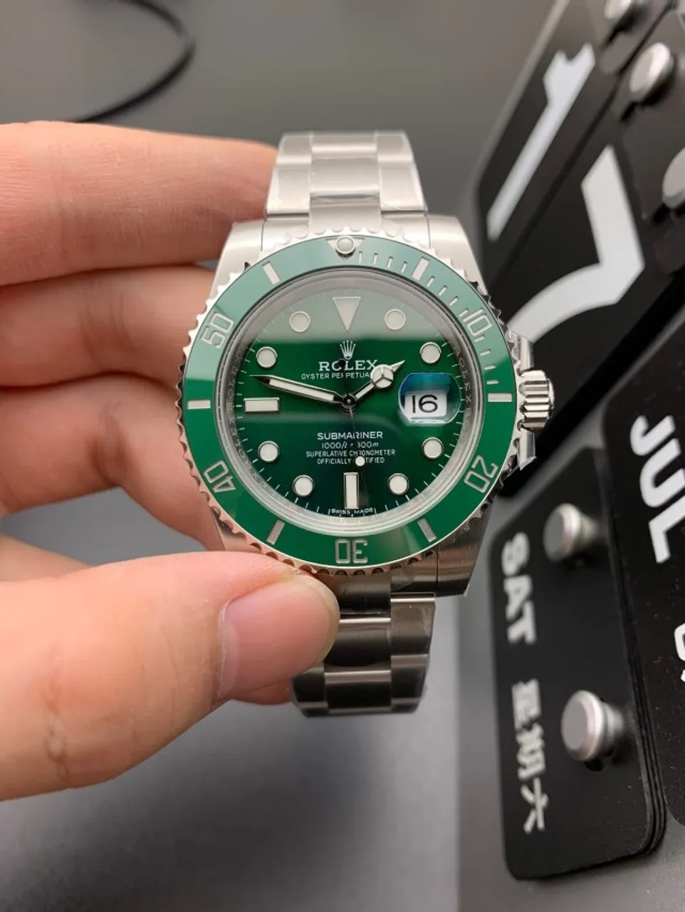 ROLEX SUBMARINER トラベルクロック グリーン Rolex Submariner Green Hulk - Acessórios - Conjunto Vivi Xavier