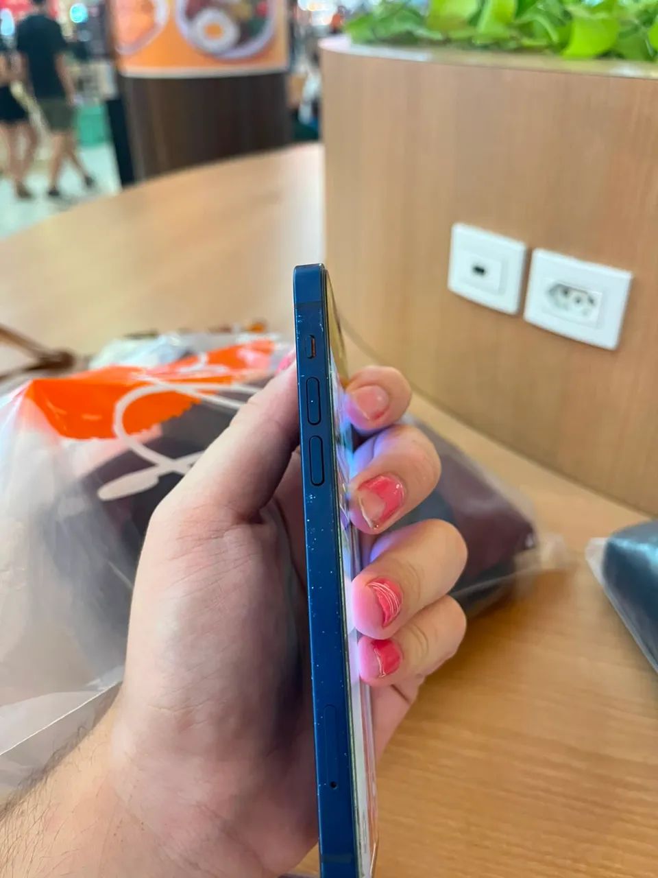 iPhone 12 normal azul 64g