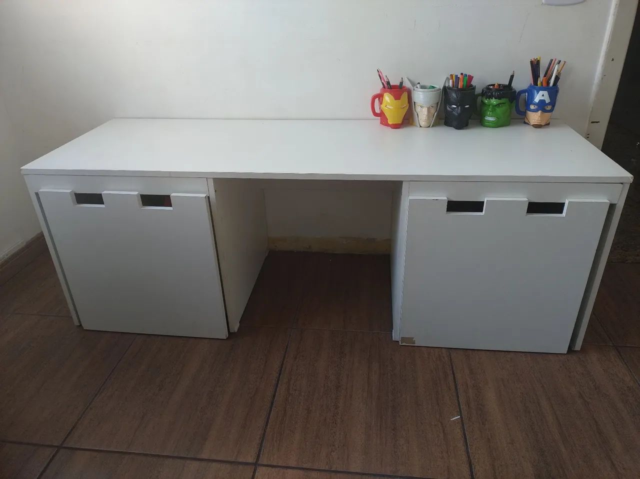 Mesa de estudos infantil com 2 baús  - Foto 4