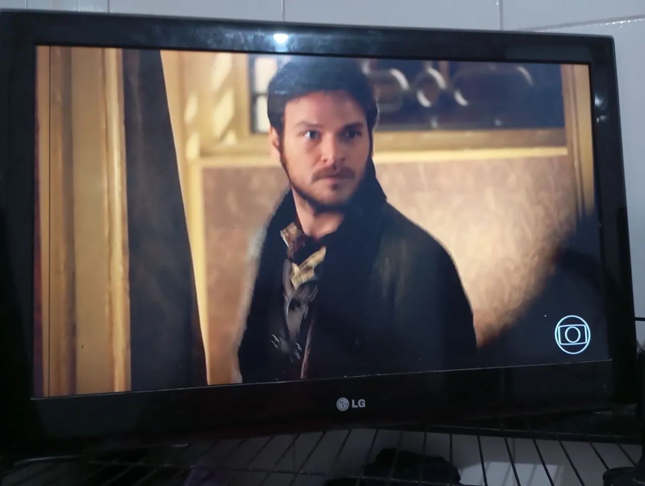 Tv LG pegar e usar - Foto 4