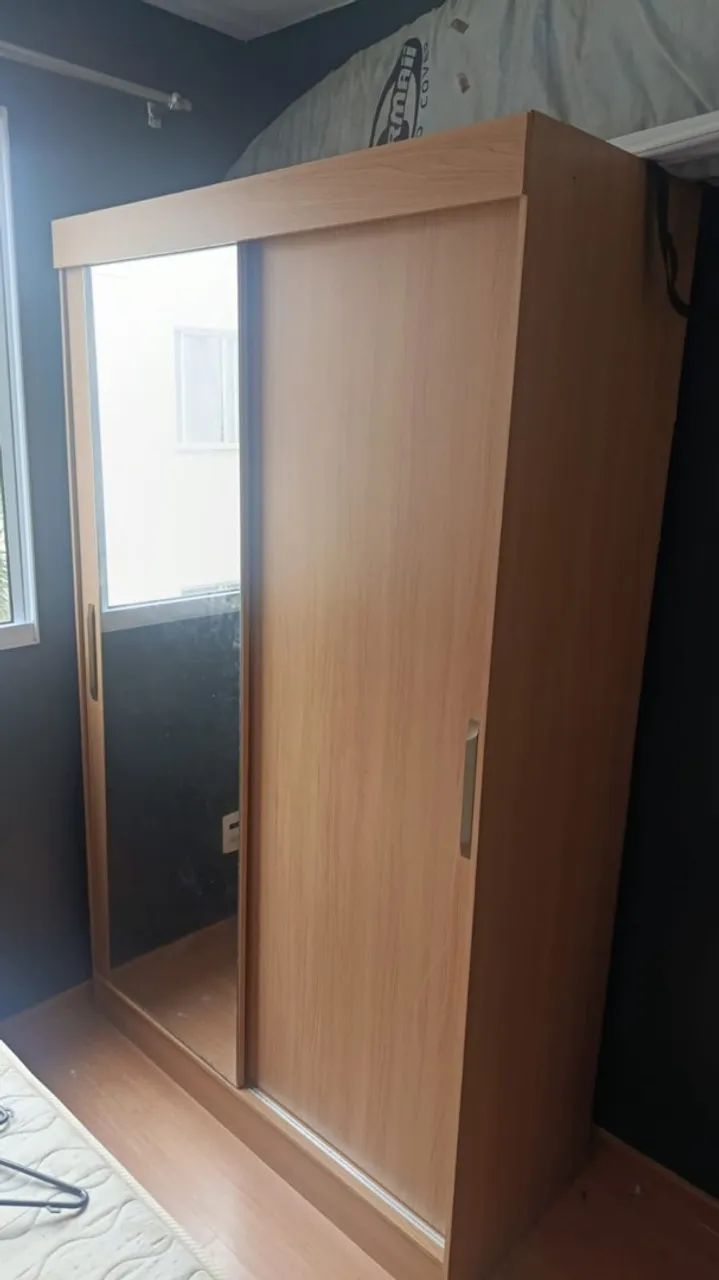 Guarda-roupas com espelho grande  - Foto 2