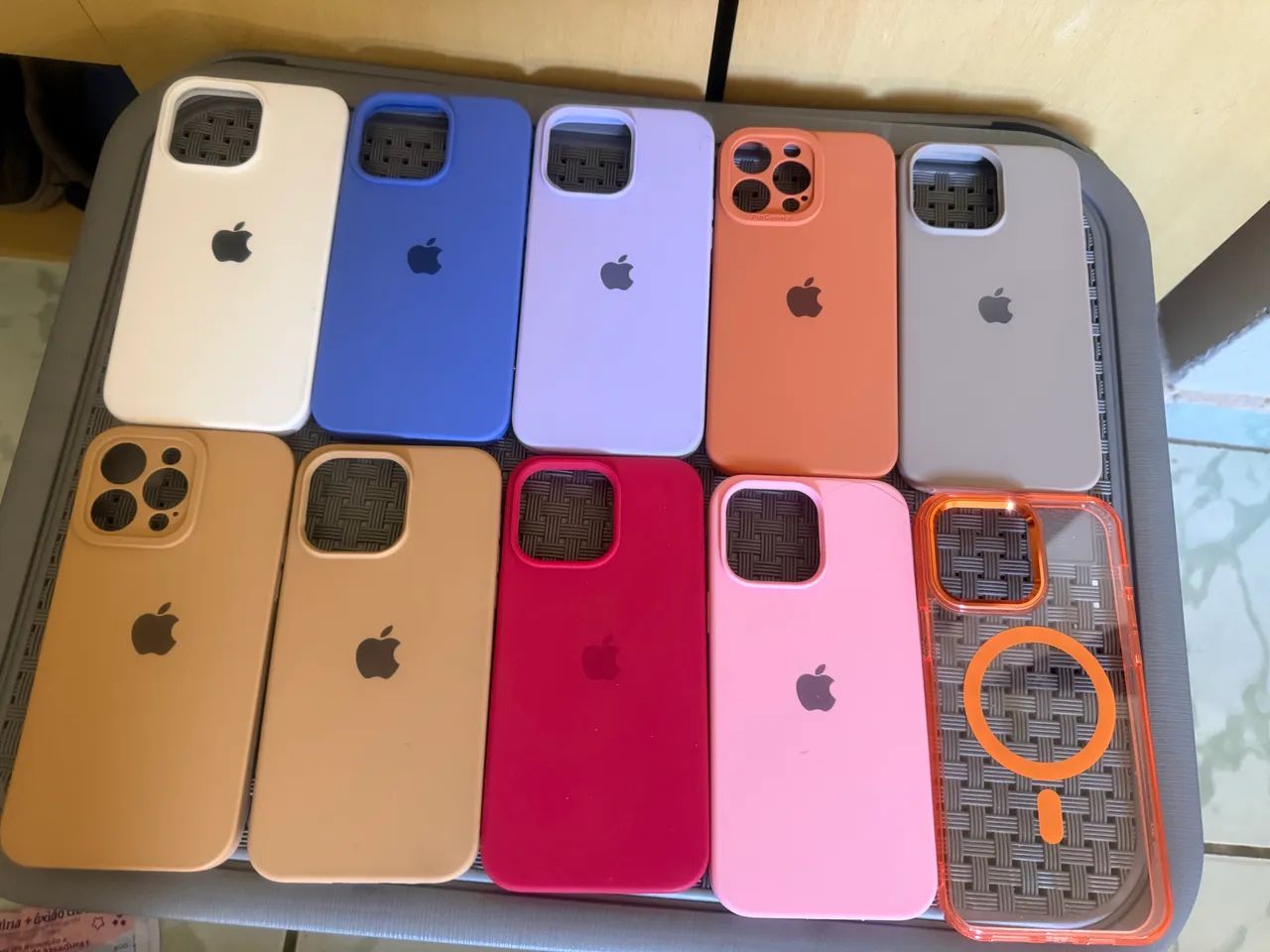 Capas 14 pro Max  - Foto 2