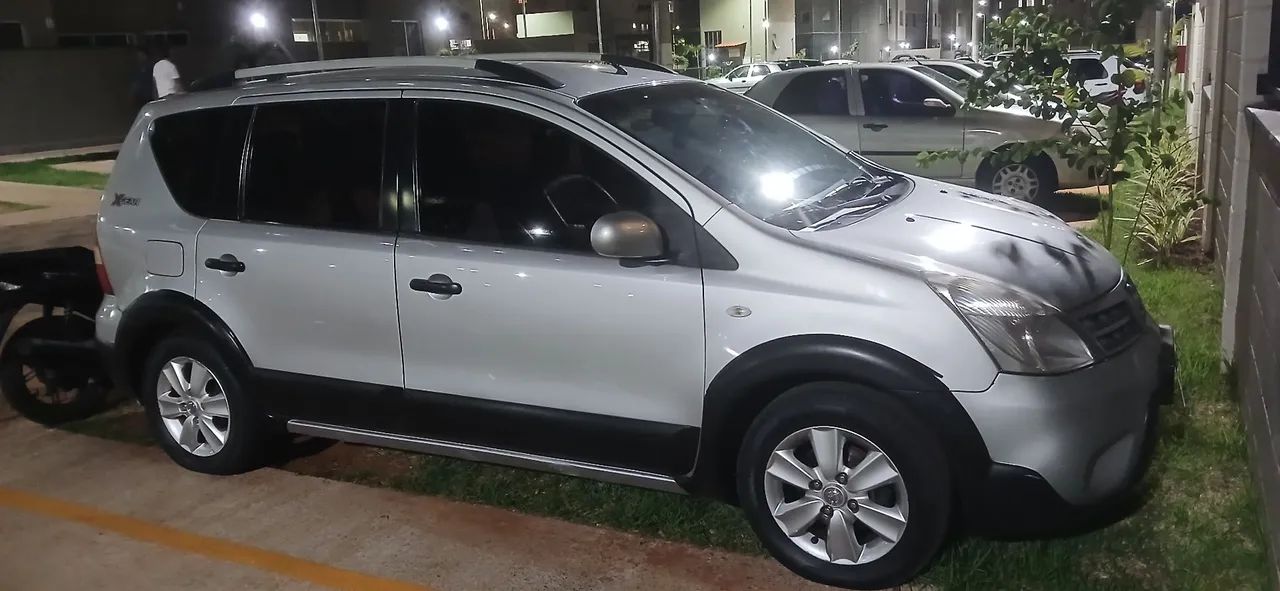 Nissan Livina LIVINA X-GEAR SL/X-GEAR 1.8 Flex F. Aut. 2013