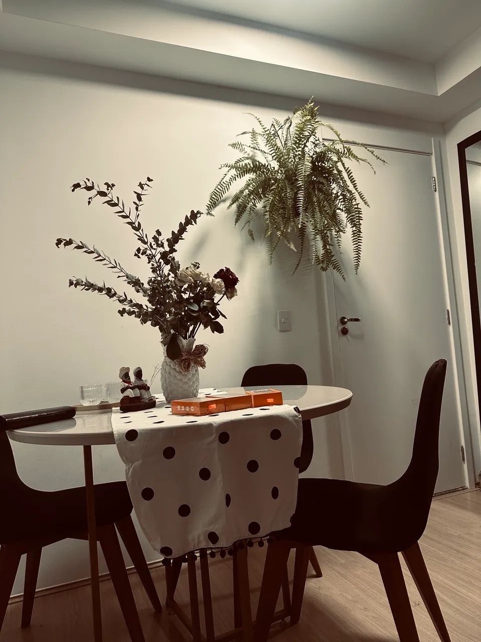 Mesa Jantar com cadeiras 