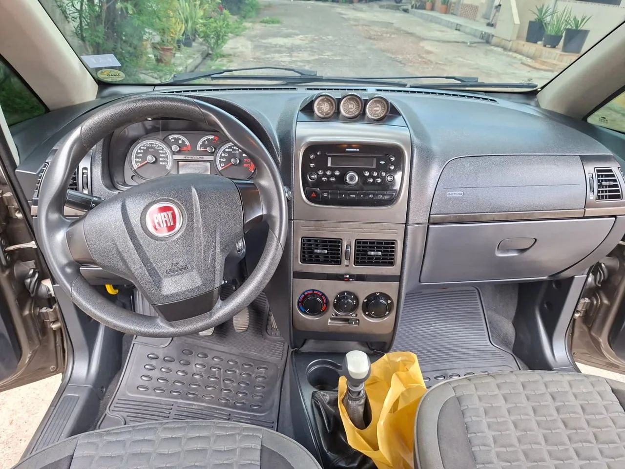 Fiat Idea Adv./ Adv.lock.dualogic 1.8 Flex 5P 2013 - Foto 2