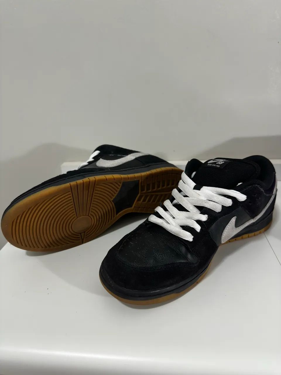 Tênis Nike Dunk SB Low Gum 44 preto  - Foto 3