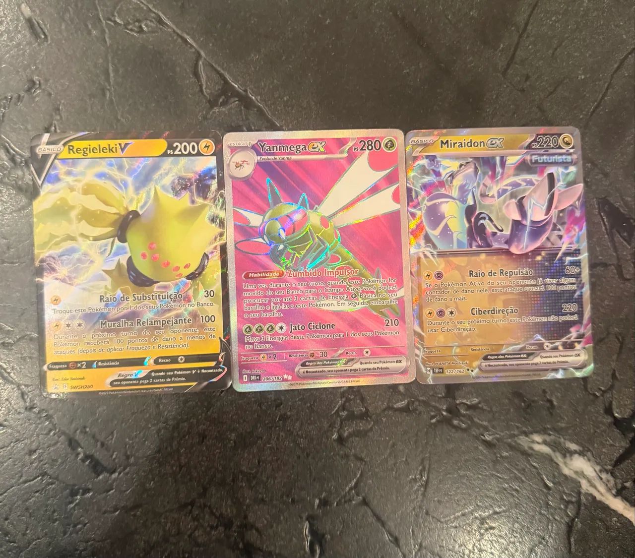 Figurinhas Raras de Pokémon  - Foto 4