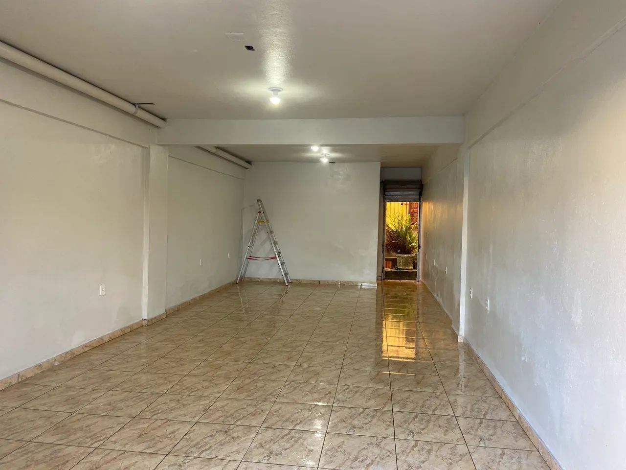 Alugo ponto comercial  ! Na Cândido Mendes !