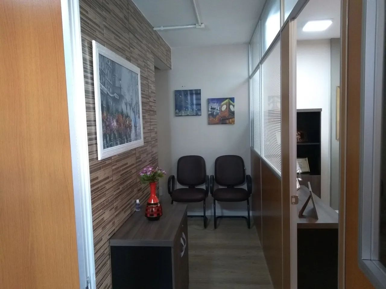 Sala mobiliada 2 gabinetes,  ensolarada  - Foto 4