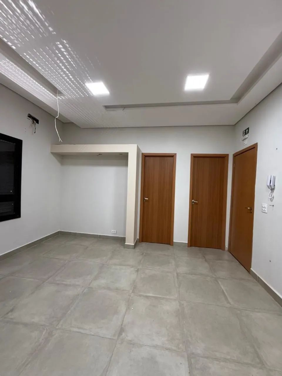 Sala Comercial - Centro 45m2 - Super segura e acabamento fino. - Foto 5