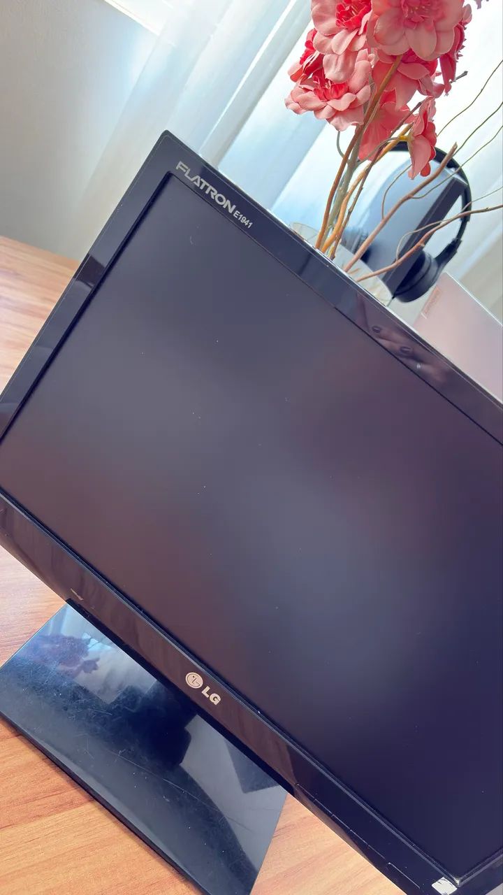 Monitor LG Flatron E1941C 18,5? LED LCD Wide VGA - Funcionando Perfeitamente - Foto 4