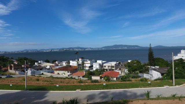 Terreno 458 m² com Vista para o Mar na Ponta de Baixo - São José