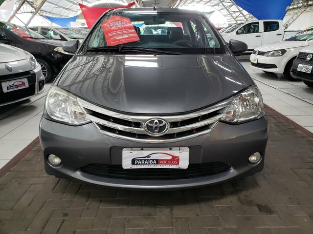 Etios sedan 1.5 XLS 2014 com couro