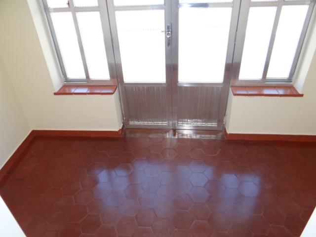Casa de 2 quartos e quintal na Rua Atílio Maroti - Foto 12