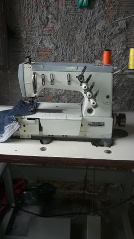 Máquina de costura