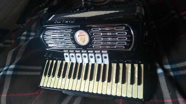 Gaita Titano Grand 120 Baixos