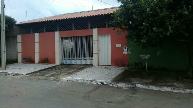 Vende-se essa casa com um barracão nos fundos - Foto 3