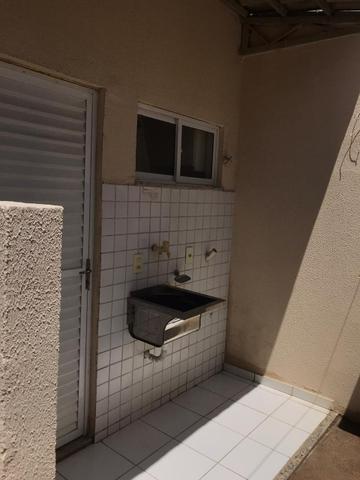 Casa e Condomínio (Três Quartos) - Foto 6