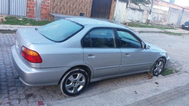 Vendo ou troco um ronda Civic completo ano 1999 1.6 banco de couro