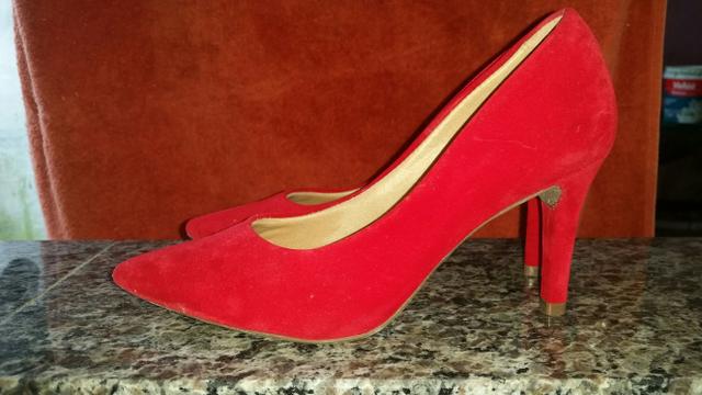 sapato social vermelho feminino