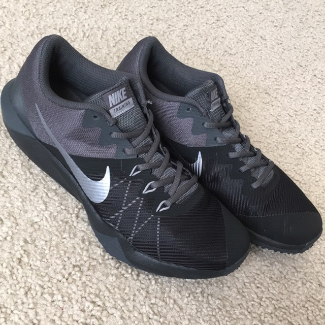 tenis nike masculino academia