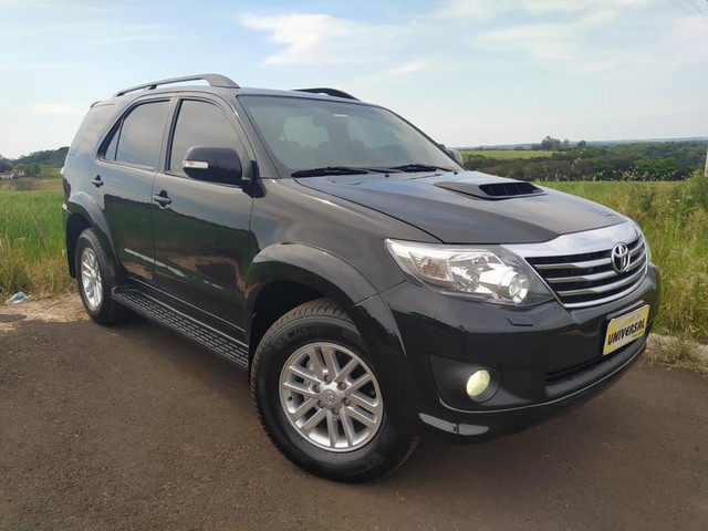 TOYOTA HILUX SW4 SRV 4X4 AUT