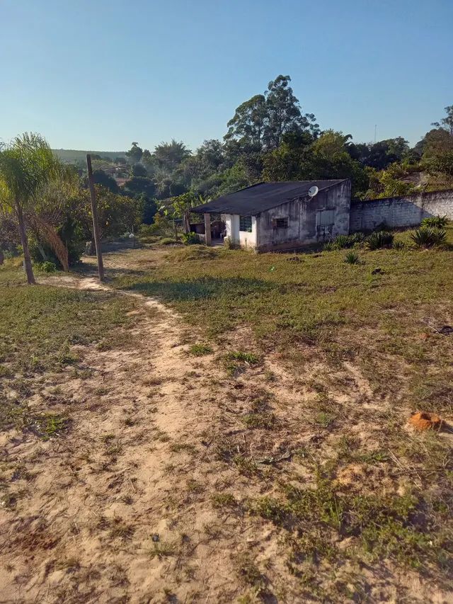 CHÁCARA A VENDA NO CENTRO DE SARAPUÍ, CASA CENTENÁRIA COM 543M2 EM