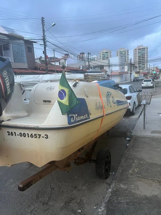 Lancha marca baleoo, motor 90 com 40 hrs, 8+1 - Foto 6