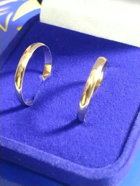 Alianças Ouro 18 Kilates  Maciça 2.50 Gramas 2 mm Nova e Gravação  - Foto 3