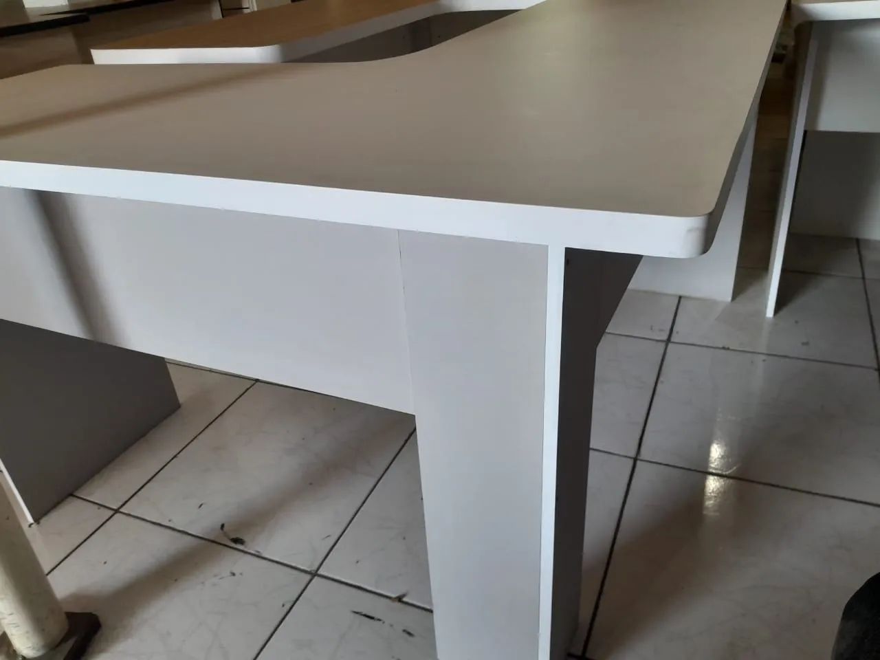 nova - mesa escrivaninha em L cinza