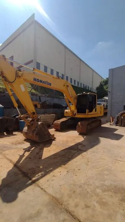 ESCAVADEIRA PC200  KOMATSU MODELO ANO 2014