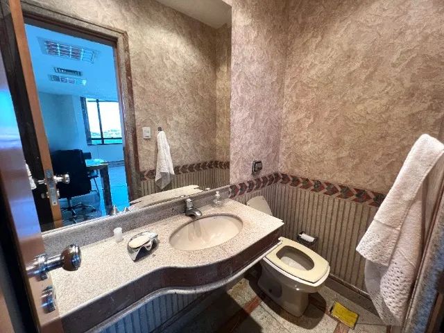 Vendo Sala Comercial na Enseada do Suá com 132m², Vista Mar e 2 Vagas - R$ 1.960.000,00 - Foto 13