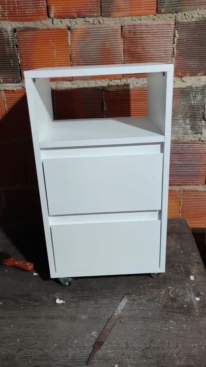 Mesa Lateral Branca com 2 Gavetas - Foto 4