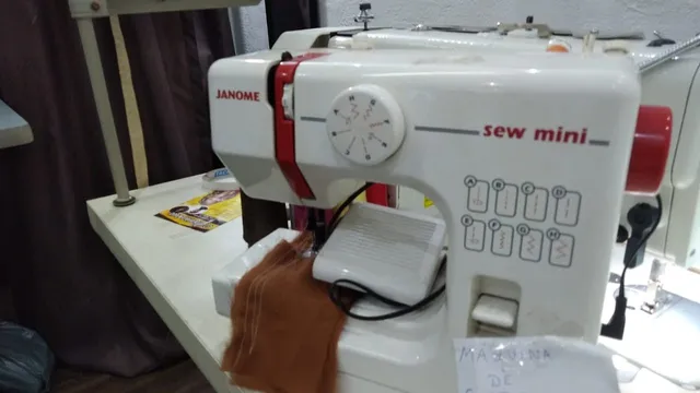 Máquina De Costura Multifuncional Tuttohome 38 Pontos Bivolt
