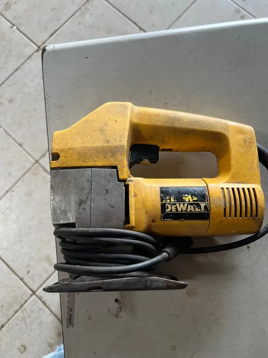 Serra de vaivém Dewalt