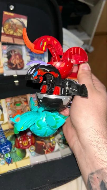 6 bakugans 11 cartas e 3 chaveiros. - Foto 3