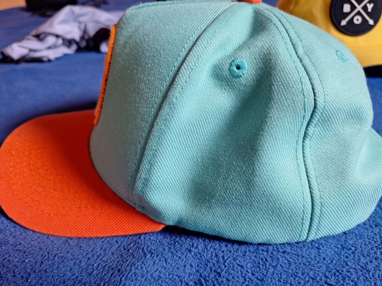 Boné C.B.Y.O - Azul e Vermelho - Foto 2