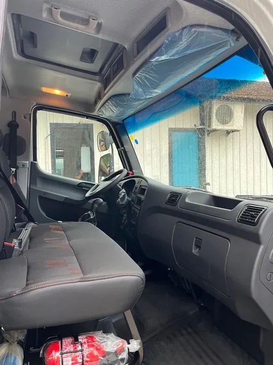 MB ACCELO 1017 ANO 2024/2025 - Foto 10