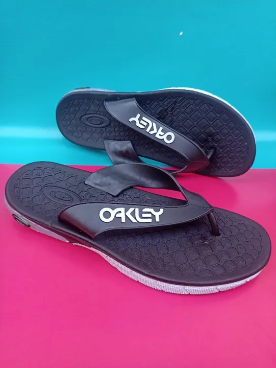 Chinelo Oakley Killer - Preto/ Branco Macia (Promoção)