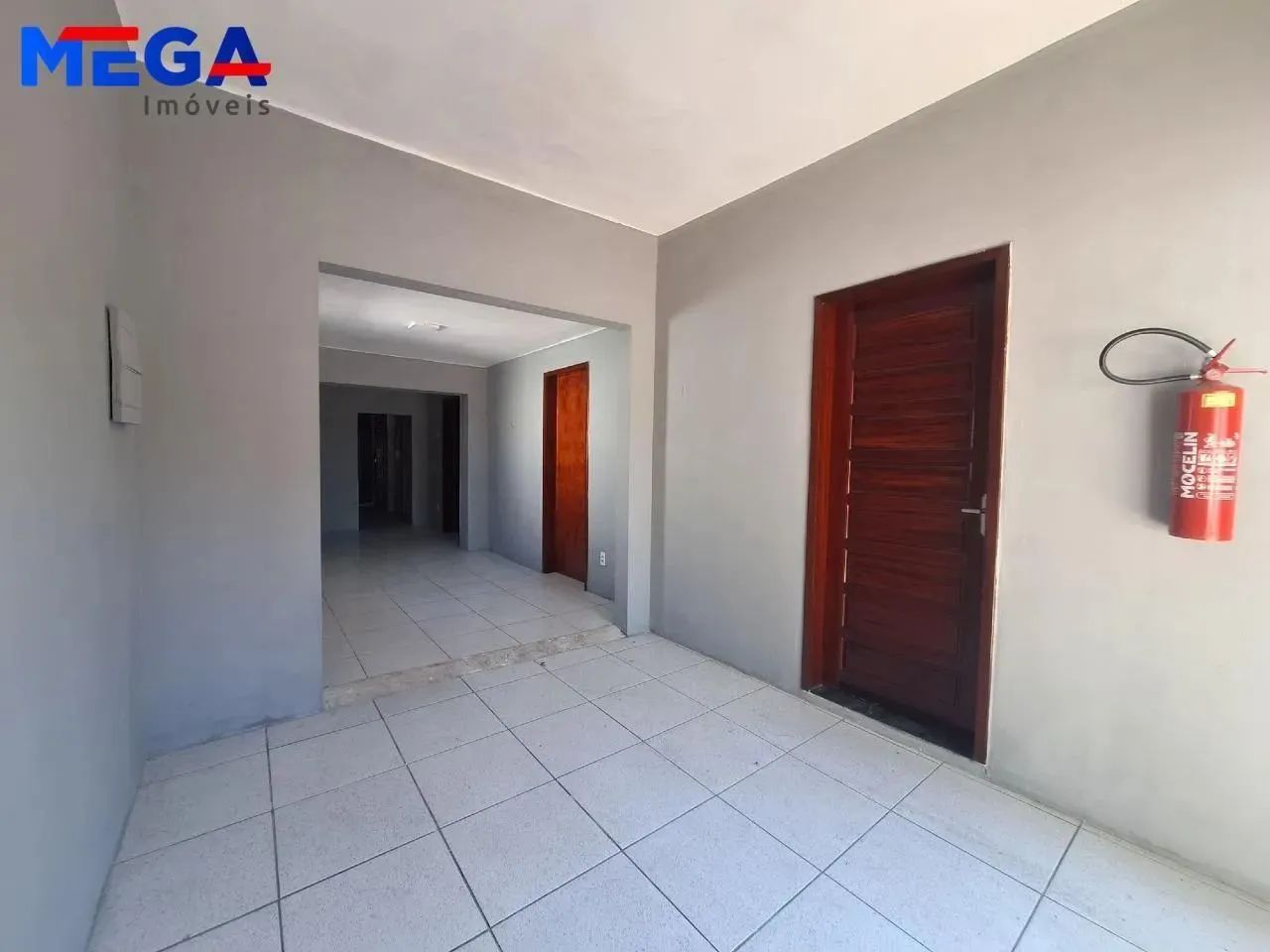 Prédio comercial com 5 salas no Bairro Itaperi em Fortaleza, CE - Foto 3