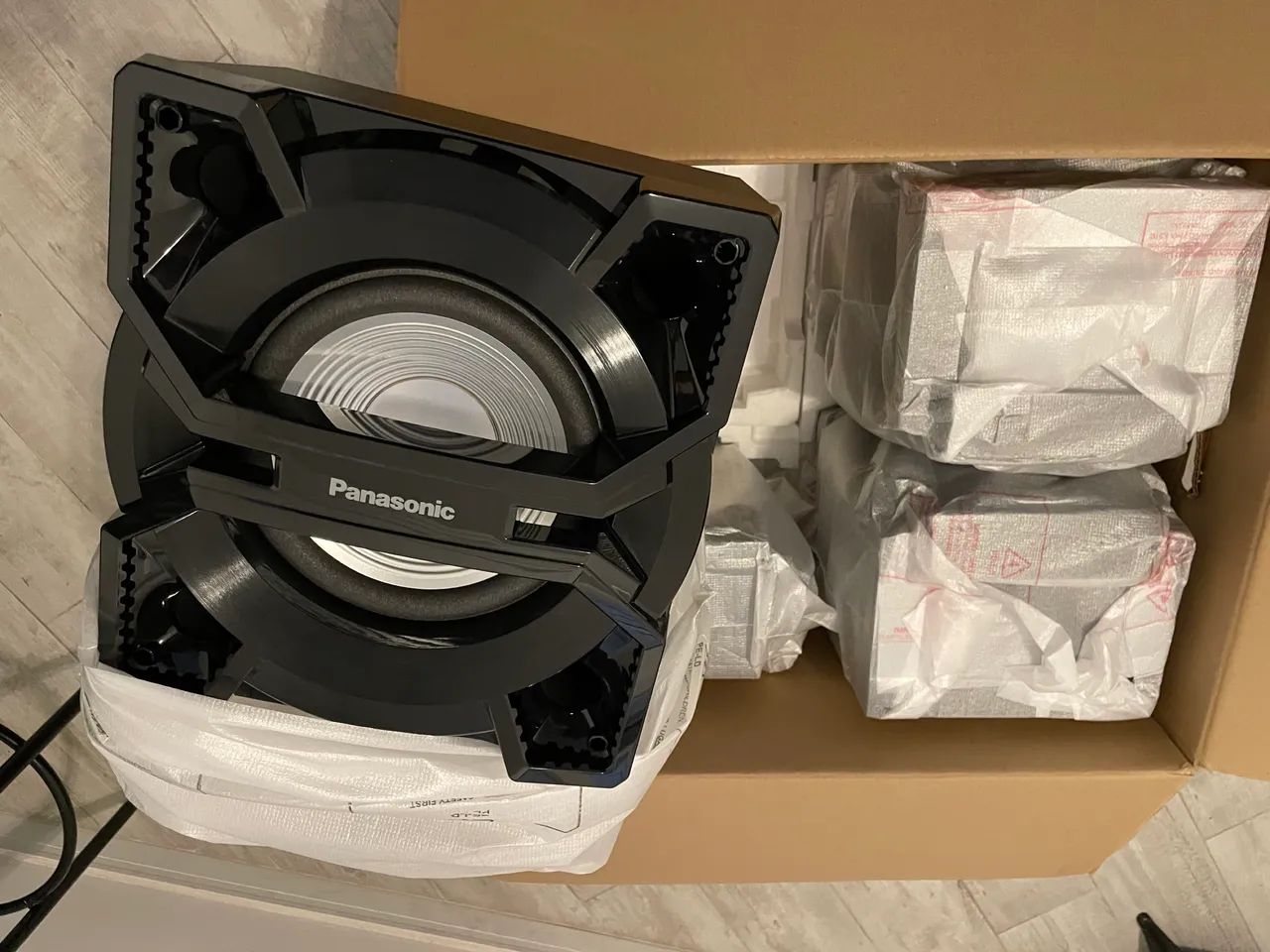 Mini system Panasonic AKX880 1800 watts com subwoofer - Foto 3
