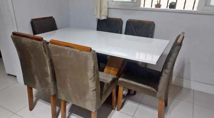 Mesa de jantar moderna com 6 cadeiras - Foto 3