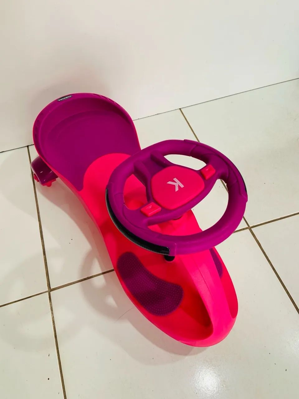 VENDE-SE SKATE VOLANTE VIA BLUETOOTH MÚSICAL COM LED - Foto 3