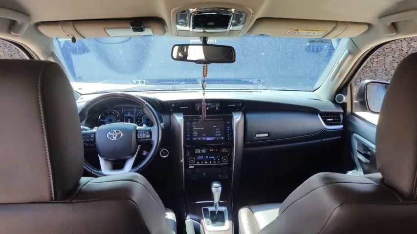 SW4 SRX - 2017/18 diesel 4x4 5L - carro família muito bem cuidado