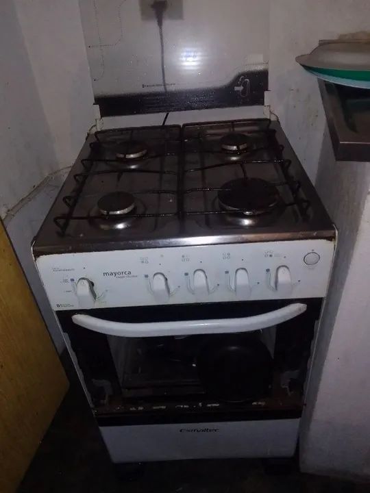 Fogão 4 Bocas Esmaltec( detalhe sem vidro )