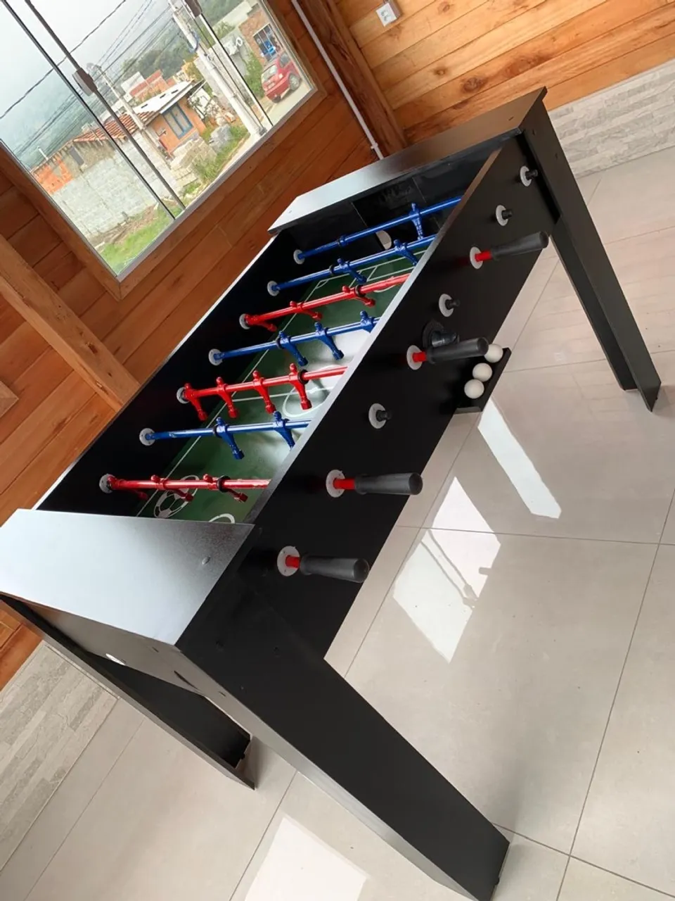 Mesa de pebolim - Diversão garantida para todos!